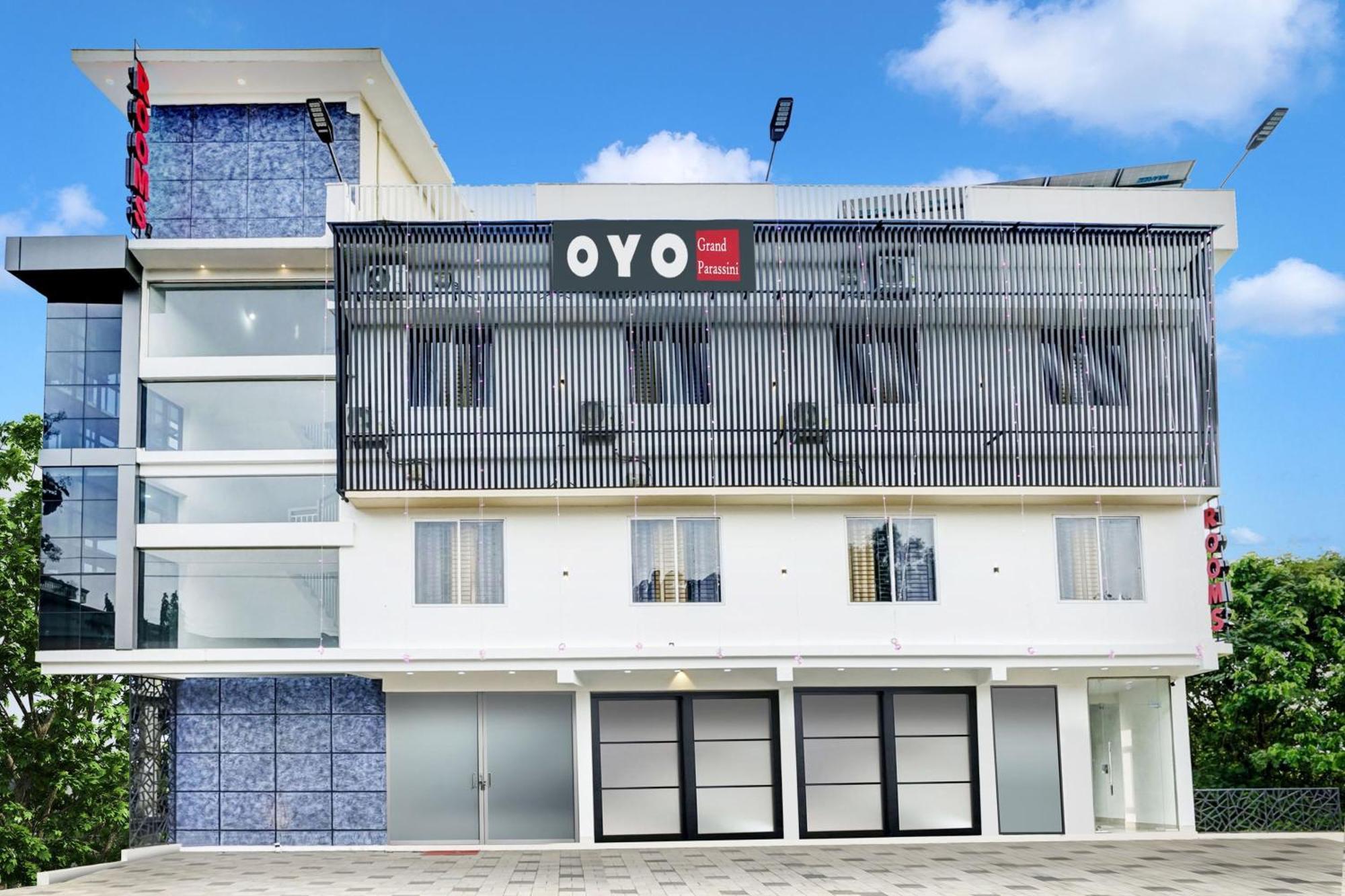 Hotel O Grand Parassini Pāppinisseri Exterior foto